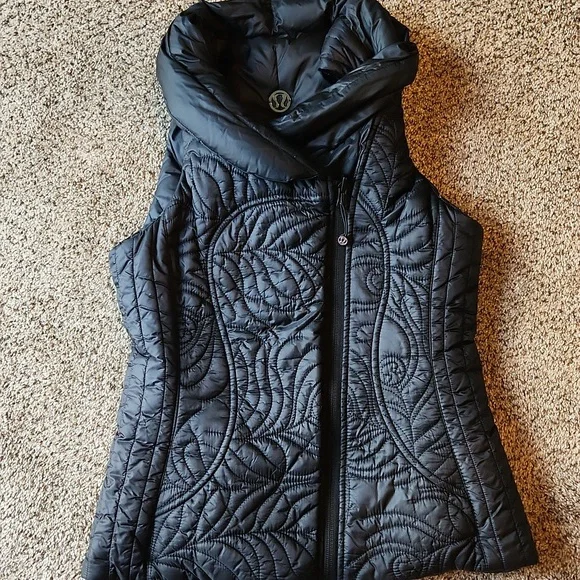 Lululemon | Rare Reversible Quilted Puffer Vest - Picture 9 of 17